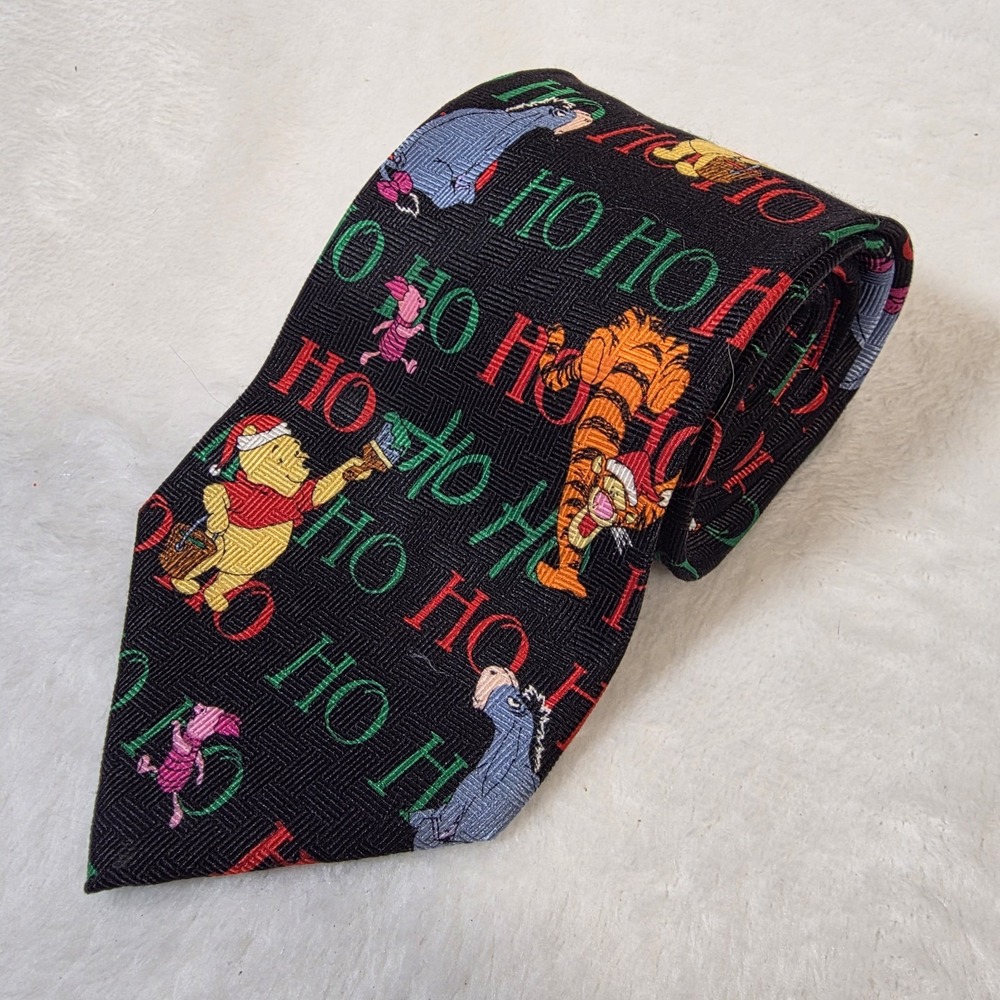 Vintage Disney Winnie Pooh Christmas Ho Ho Ho Novelty Tie 100% Silk 4in - Picture 1 of 7